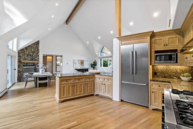 136 Finger Avenue, Redwood City CA: https://media.crmls.org/mediaz/8f37cf78-b238-4386-b2a5-40e87856ea4a.jpg