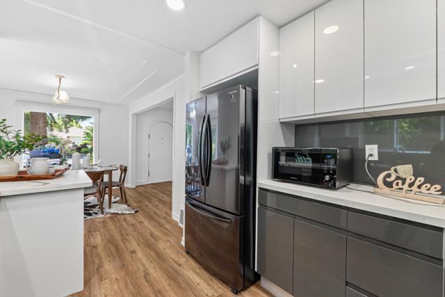 766 Nash Avenue, Menlo Park CA: https://media.crmls.org/mediaz/8f380cf0-ed92-4731-9951-80c2aad13cd0.jpg