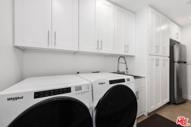 400 Chautauqua Boulevard, Pacific Palisades CA: https://media.crmls.org/mediaz/8f384776-5ae7-4640-b75c-3798022db2b3.jpg