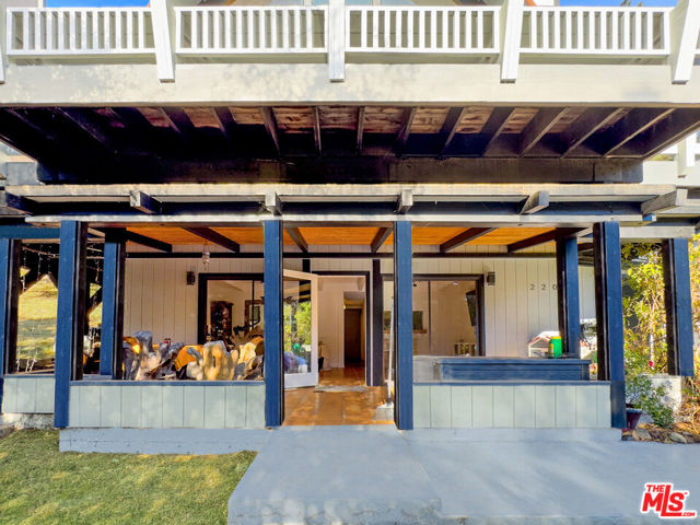 22012 Topanga School Road, Topanga CA: https://media.crmls.org/mediaz/8f38f11b-7471-4522-b7b6-7a3d7966d16d.jpg
