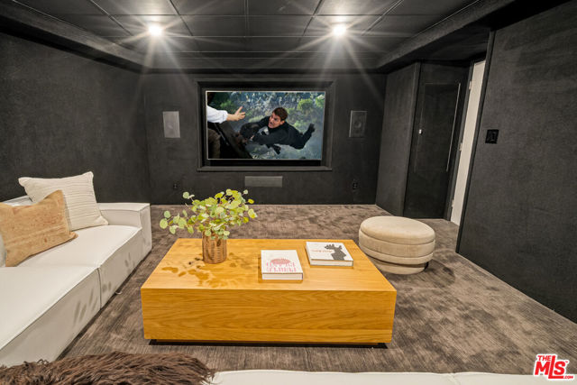 8021 Floral Avenue, Los Angeles CA: https://media.crmls.org/mediaz/8f39b1ce-34ce-4467-892a-d13d06e5bccc.jpg