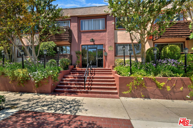 1 Bed Home for Sale in Encino, California