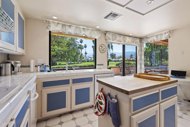 213 Calle Del Verano, Palm Desert, CA 92260