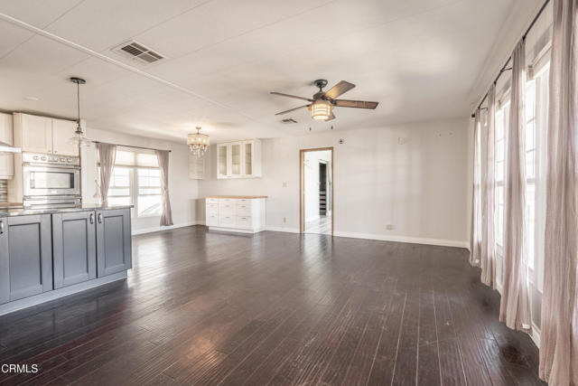 Detail Gallery Image 7 of 37 For 5540 W 5th St #126,  Oxnard,  CA 93035 - 3 Beds | 2 Baths