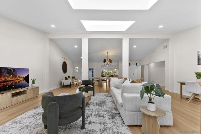 2128 Missouri St, San Diego CA: https://media.crmls.org/mediaz/8f3b8278-c05b-4488-b65c-2cb02d65db7f.jpg