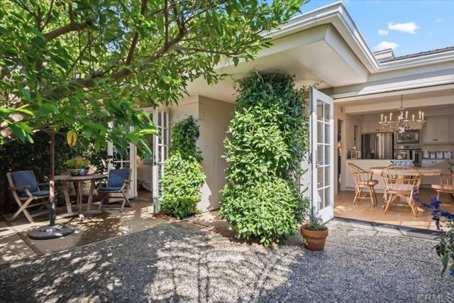 Detail Gallery Image 11 of 44 For 131 Cancha De Golf, Rancho Santa Fe,  CA 92091 - 2 Beds | 2 Baths