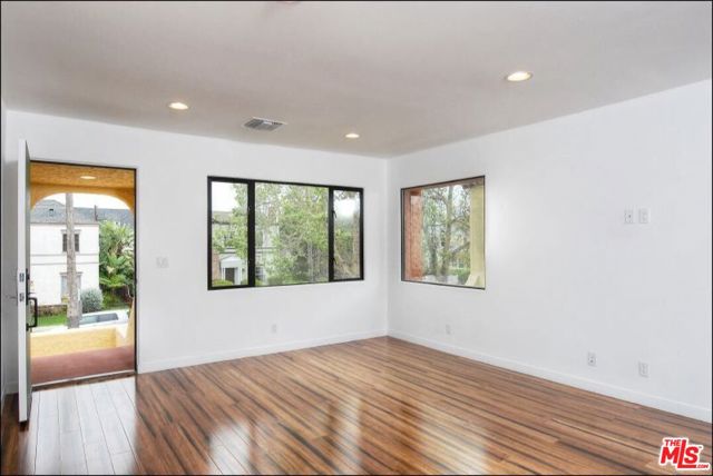 122 Harper Avenue, Los Angeles, California 90048, ,Multi-Family,For Sale,Harper,24432915