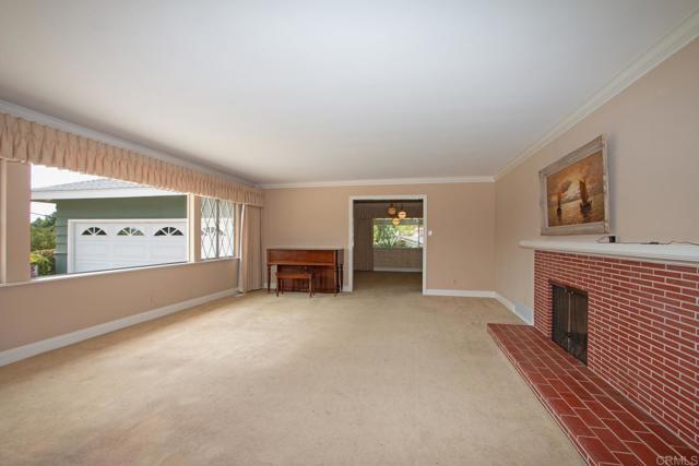 Detail Gallery Image 4 of 26 For 1124 Alta Vista Dr, Vista,  CA 92084 - 3 Beds | 2/1 Baths