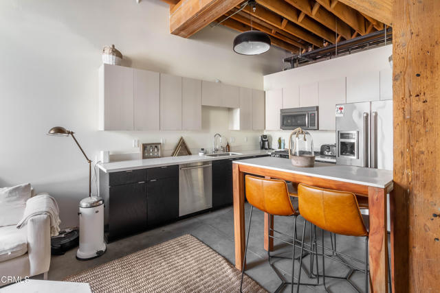 Detail Gallery Image 3 of 21 For 527 Molino St #108,  Los Angeles,  CA 90013 - 2 Beds | 1/1 Baths