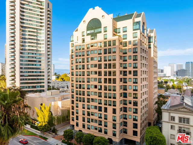 10520 Wilshire Boulevard, Los Angeles, California 90024, 2 Bedrooms Bedrooms, ,2 BathroomsBathrooms,Condominium,For Sale,Wilshire,24426677