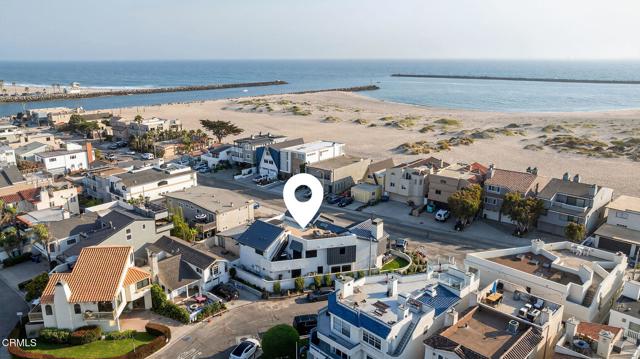 3256 Ocean Drive, Oxnard CA: https://media.crmls.org/mediaz/8f3f58fc-dd6a-4582-a42c-bbe0cbded8fb.jpg