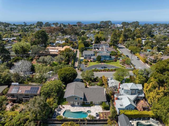 675 Silvergate Ave, San Diego CA: https://media.crmls.org/mediaz/8f408974-4c3f-4173-b35f-84859f0665c6.jpg
