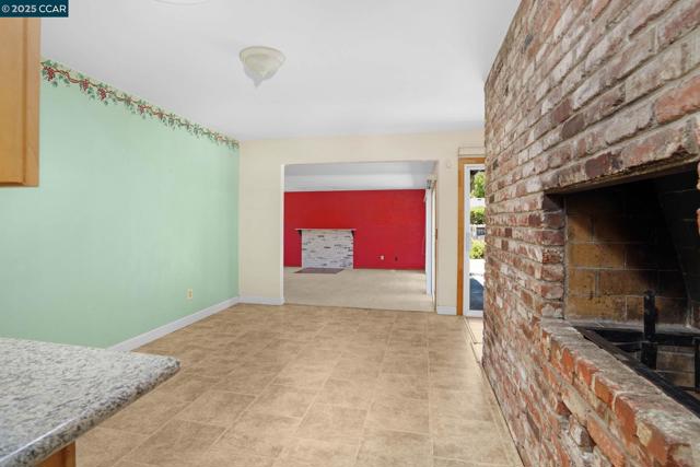 1801 Whitman Rd, Concord CA: https://media.crmls.org/mediaz/8f40d205-dca6-4ee9-8357-b0191a17cdb4.jpg