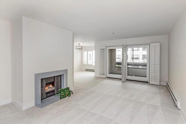 410 Sheridan Avenue, Palo Alto CA: https://media.crmls.org/mediaz/8f40d74f-af2c-48bd-8fe5-68b66b76a16b.jpg