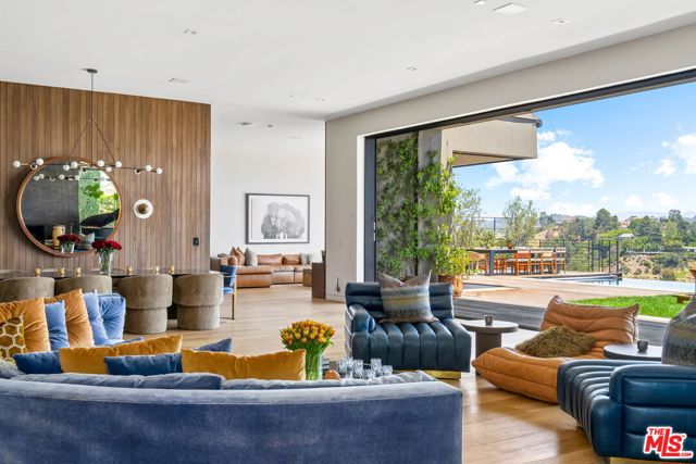 1030 Somera Road, Los Angeles CA: https://media.crmls.org/mediaz/8f4195cc-8bd8-434e-a0f0-02d45d6d1236.jpg
