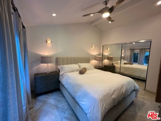 425 Sunridge Street, Playa del Rey CA: https://media.crmls.org/mediaz/8f41b750-7699-4669-ac2f-afc54c9f9cf9.jpg