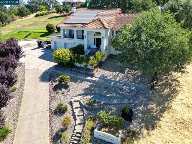 643 Old Course Ct, Valley Springs CA: https://media.crmls.org/mediaz/8f41bb64-2f90-4f7c-873f-0b84b61ef0f4.jpg