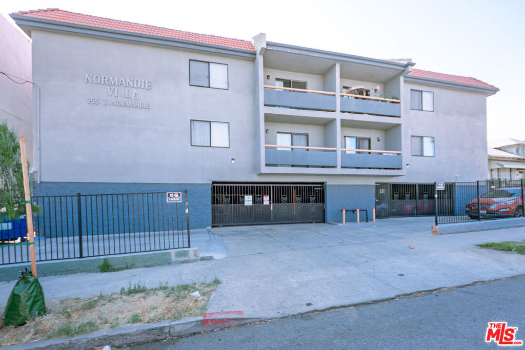 Multifamily at 955 S Normandie Avenue