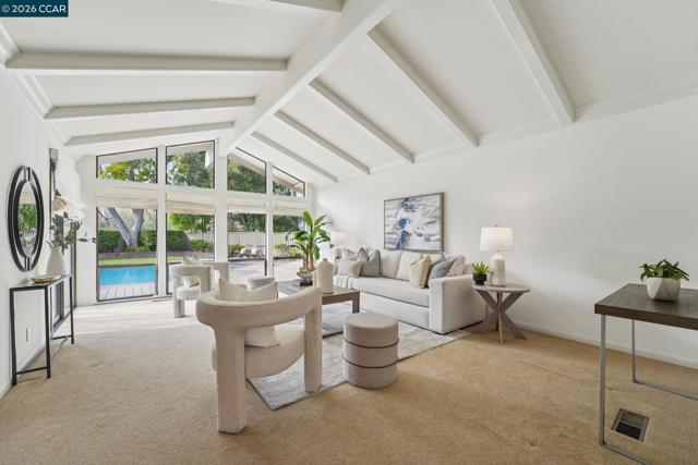 Image 4 of 44 For 34 Sherwood Ct