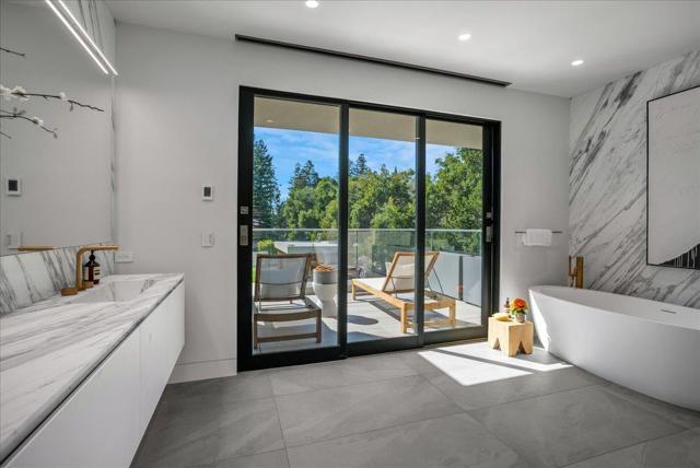 88 Tuscaloosa Avenue, Atherton CA: https://media.crmls.org/mediaz/8f429b55-ebbe-4f1d-b05d-73f2ae88e512.jpg