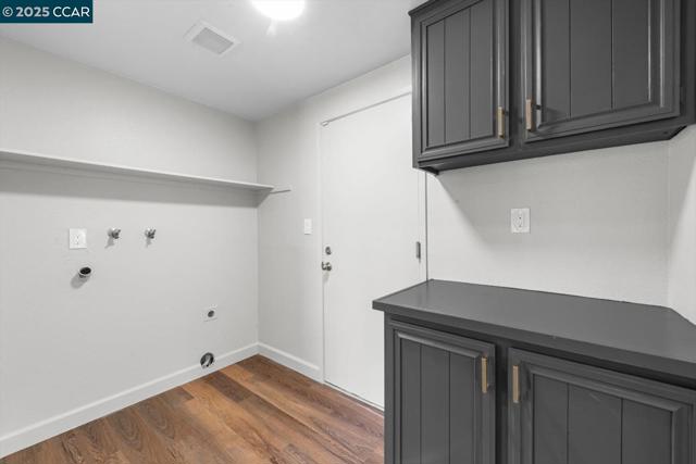 110 Santa Rosa Pl, San Ramon CA: https://media.crmls.org/mediaz/8f43b87a-30fa-4c77-a5a3-6a1cce8fc5cd.jpg