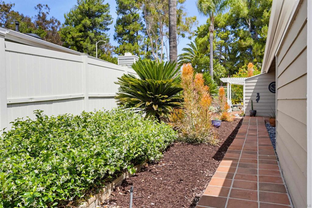 1024 Gleneagles - photo 2