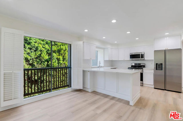 23471 Park Sorrento, Calabasas CA: https://media.crmls.org/mediaz/8f455953-2180-4b6d-bcfa-38d9151c4f51.jpg