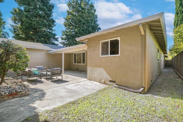 1451 Tyler Park Way, Mountain View CA: https://media.crmls.org/mediaz/8f457188-af1d-454f-81d9-ca7d6be9e45b.jpg