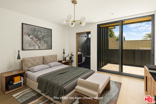 436 N Plymouth Boulevard, Los Angeles CA: https://media.crmls.org/mediaz/8f45793e-ca33-4cd9-b59c-3eee89b5b2b0.jpg