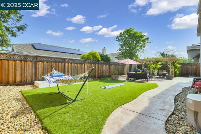 755 Boltzen St, Brentwood CA: https://media.crmls.org/mediaz/8f45e85d-9b68-48ac-9ee1-1753f7e17932.jpg