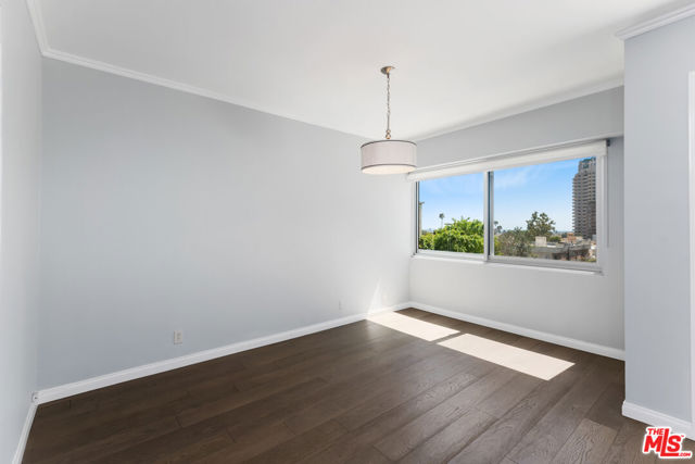 10450 Wilshire Boulevard, Los Angeles CA: https://media.crmls.org/mediaz/8f45fb1c-6d00-42a2-b13b-e322c86485c7.jpg