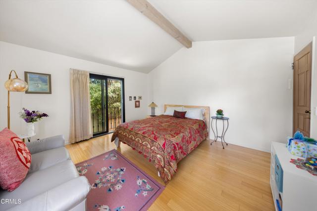 521 E Anapamu Street, Santa Barbara CA: https://media.crmls.org/mediaz/8f46a07b-3e2f-43b4-adea-5aa54f01bacd.jpg