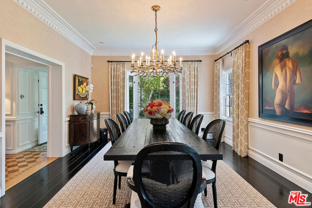 10428 Wyton Drive, Los Angeles CA: https://media.crmls.org/mediaz/8f46feb8-fdee-4321-a9c4-ae34edd36fc6.jpg