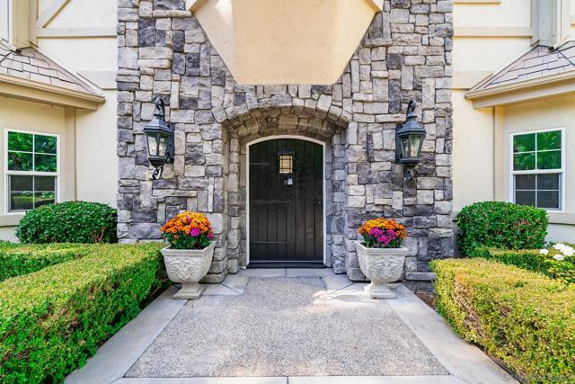5 Rolling View Lane, Fallbrook CA: https://media.crmls.org/mediaz/8f47102c-be56-4a00-81be-ba8fa2d2d314.jpg