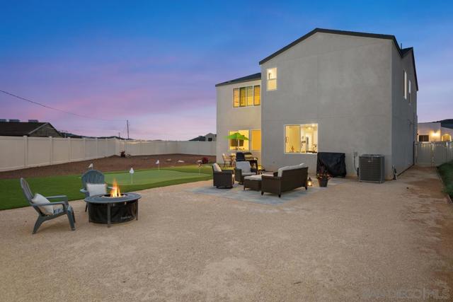 35505 Orchard Trails, Fallbrook CA: https://media.crmls.org/mediaz/8f47bc41-1bd3-4cbd-83b6-56a9e5bb7409.jpg