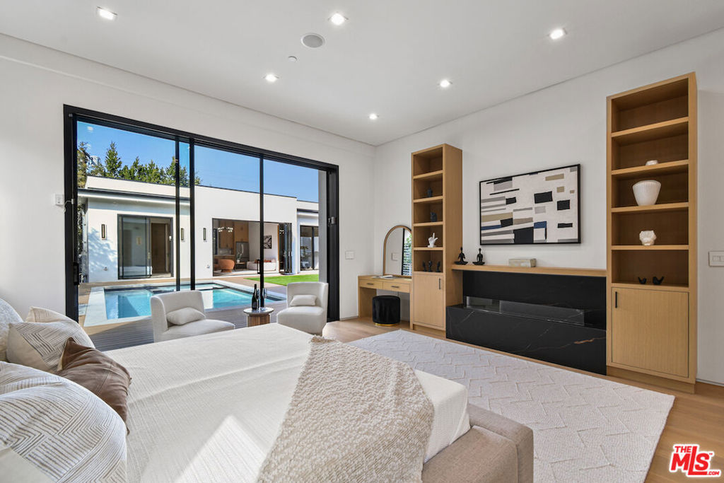13015 Greenleaf StreetStudio City img 11