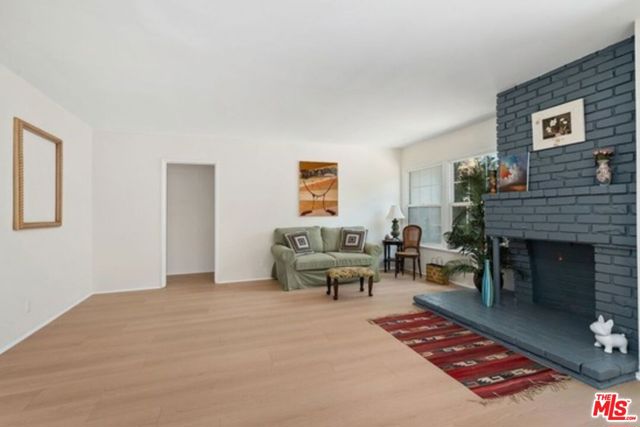 6916 Bellingham Avenue, North Hollywood CA: https://media.crmls.org/mediaz/8f482eb5-8516-4f99-a6e9-7b34bfaac4f8.jpg