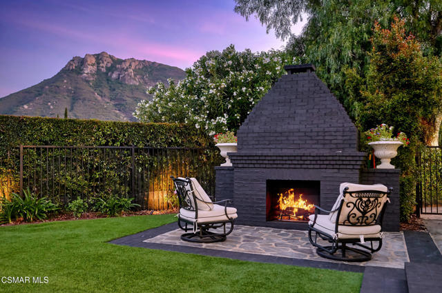 508 W Stafford Road, Thousand Oaks CA: https://media.crmls.org/mediaz/8f486c59-72a3-4898-abaf-5d936faaa40e.jpg