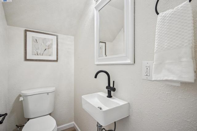 48344 Conifer St, Fremont CA: https://media.crmls.org/mediaz/8f48ad15-10a8-484b-81d2-a4f212f4e215.jpg