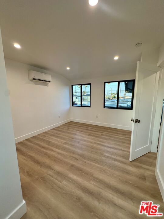 5414 S Mullen Avenue, Los Angeles CA: https://media.crmls.org/mediaz/8f4900af-0f3f-4175-9ff8-bd9adcff32cc.jpg