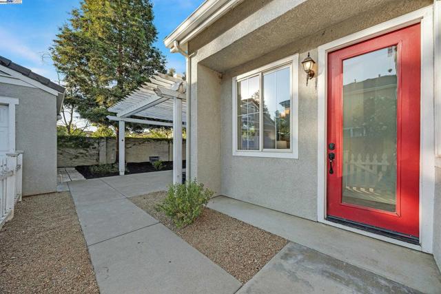 6424 Altamar Cir., Livermore CA: https://media.crmls.org/mediaz/8f498389-b175-47db-b9ac-9b97a7683682.jpg