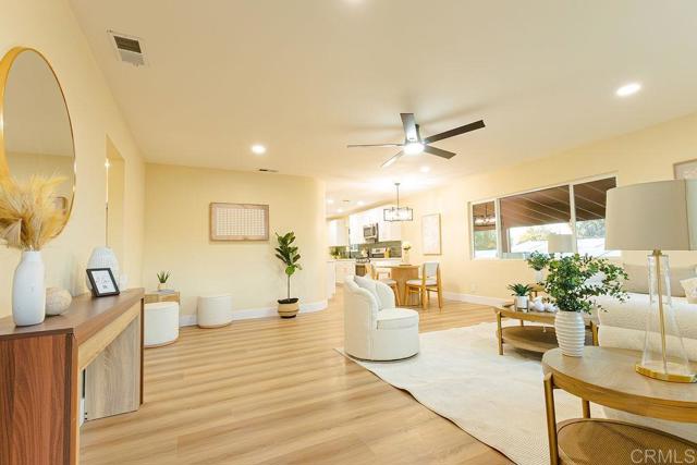 Detail Gallery Image 2 of 26 For 944 W 5th Ave, Escondido,  CA 92025 - 3 Beds | 2 Baths