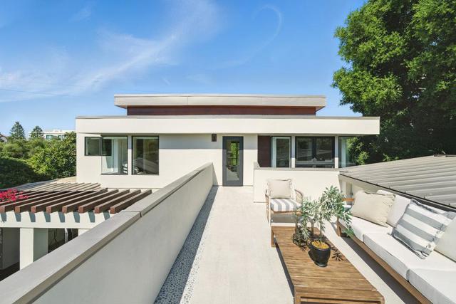 502 Palm Avenue, Los Altos CA: https://media.crmls.org/mediaz/8f49bdb4-f5e8-4851-997f-7699ff312227.jpg