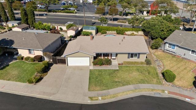 7527 Sutton Lane, Dublin CA: https://media.crmls.org/mediaz/8f49cc8a-945a-4bf7-a159-e682b11d3b0c.jpg