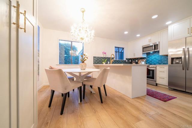 Detail Gallery Image 11 of 27 For 2136 Oceanside Bld, Oceanside,  CA 92054 - 2 Beds | 1 Baths