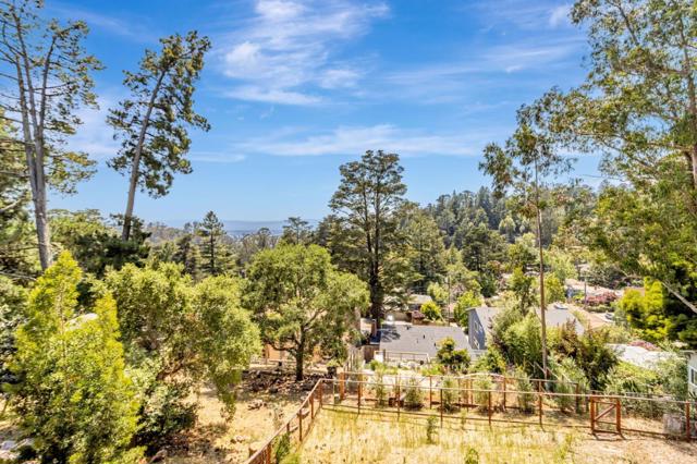 6827 Ridgewood Drive, Oakland CA: https://media.crmls.org/mediaz/8f4a30e6-2147-45ad-acf2-6b3fff24d371.jpg