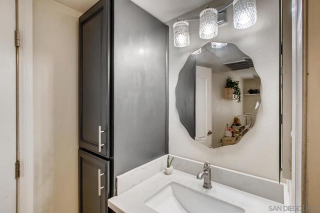 4205 Ohio St, San Diego CA: https://media.crmls.org/mediaz/8f4a3911-11bd-41ad-9985-9502913fe879.jpg