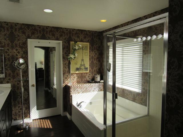 7420 Valley Meadow Avenue, Eastvale CA: https://media.crmls.org/mediaz/8f4b1254-1e6a-423a-a372-035960bdbc1f.jpg