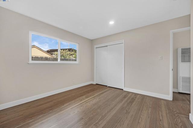 36517 Cherry St, Newark CA: https://media.crmls.org/mediaz/8f4ba534-4a43-4fc7-9849-d96400b72c84.jpg
