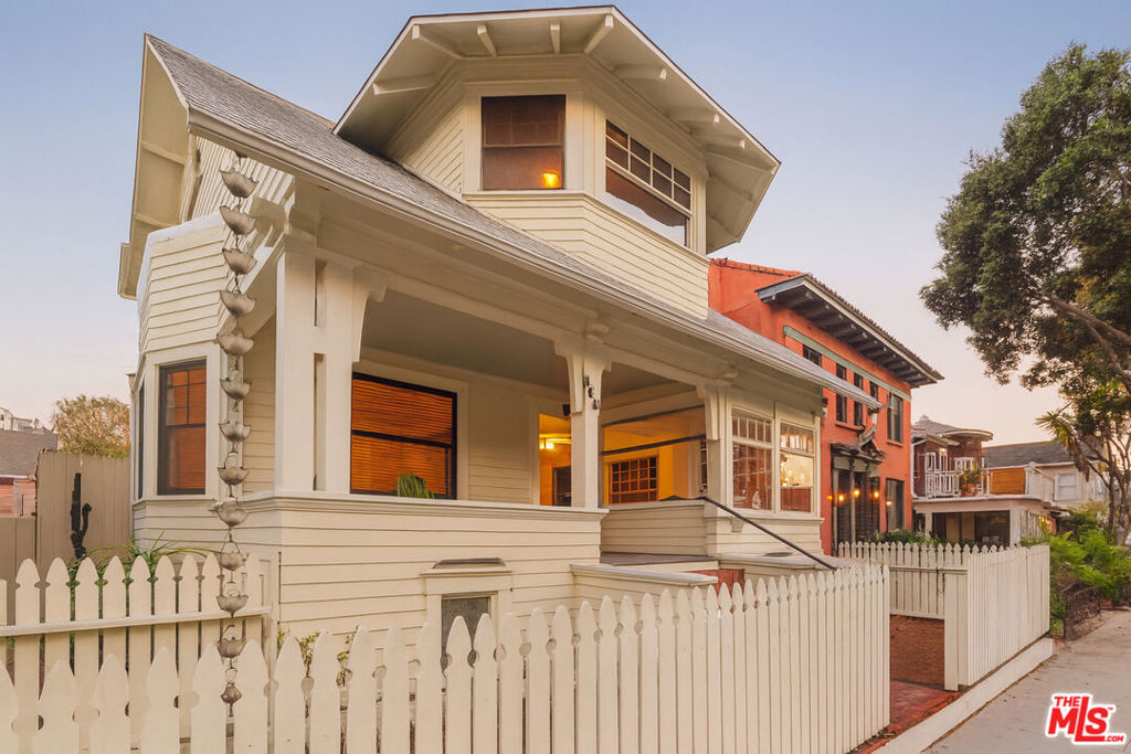 160 Wadsworth Avenue